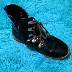 Black kids boots